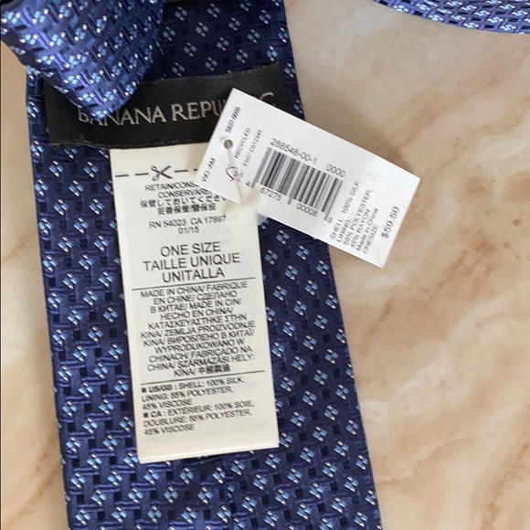 Banana Republic 100% silk tie NWT blue print Father’s Day gift idea! - Picture 4 of 5